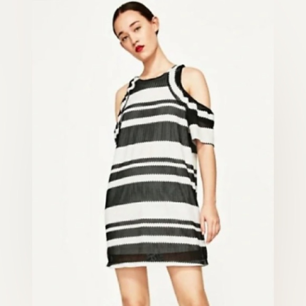 ZARA Dress Women’s Size Medium M Black White Striped Cold Shoulder Sleeve Ruffle